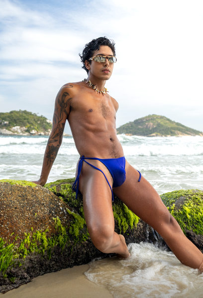 Sir Peter Bangs Brazil: Sir Peter fucks Lvcas Ripardo scene